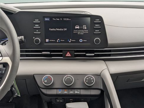 New 2026 Hyundai Elantra SE FWD image 17