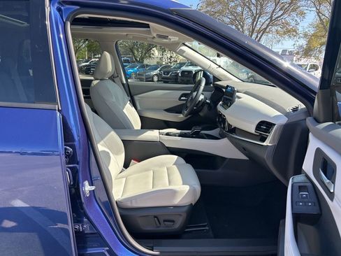 Certified 2023 Nissan Rogue SL w/ SL Premium Package image 42