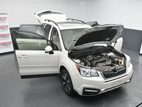 Used 2017 Subaru Forester 2.5i Premium w/ All-Weather Package image 25