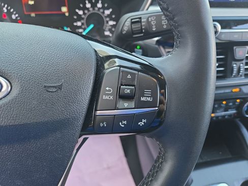 Used 2022 Ford Escape SEL image 18