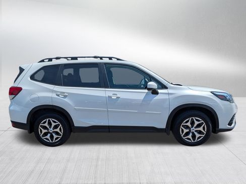 Used 2022 Subaru Forester Premium AWD/4WD image 8