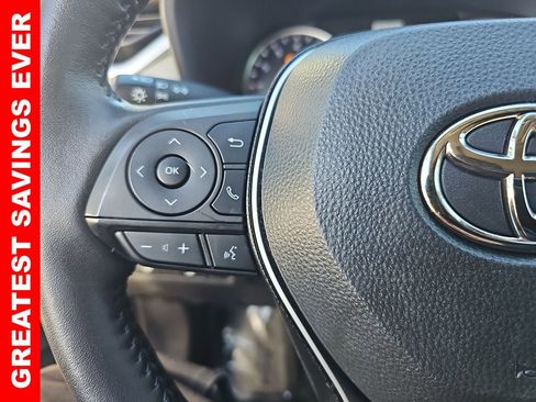 Used 2022 Toyota RAV4 XLE image 17