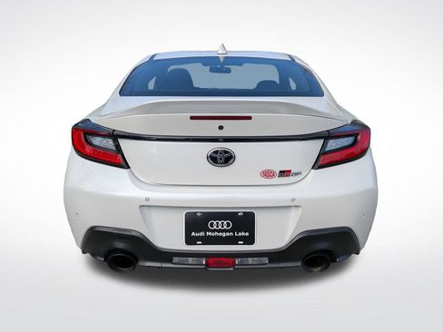 Used 2023 Toyota GR86 Premium RWD image 4