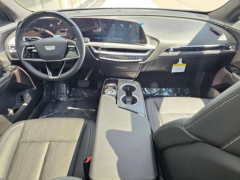 New 2026 Cadillac Lyriq Sport AWD/4WD image 17