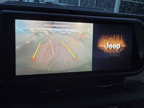 Certified 2025 Jeep Wrangler Unlimited Sahara w/ Safety Group image 10