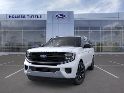 New 2026 Ford Expedition Platinum w/ Driver's Package AWD/4WD image 2