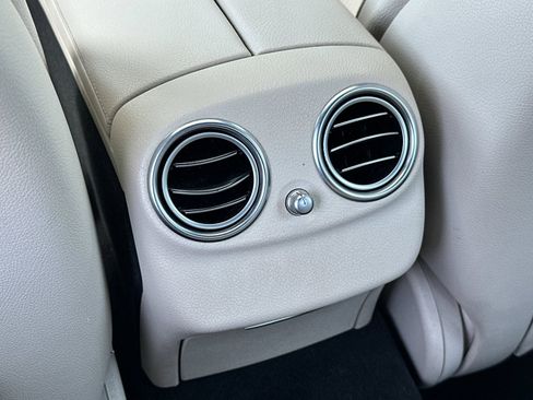 Used 2017 Mercedes-Benz E 300 image 13