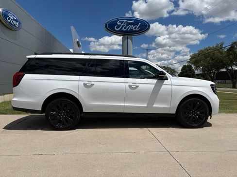 Used 2025 Ford Expedition Max Platinum w/ Stealth Appearance Package AWD/4WD image 20