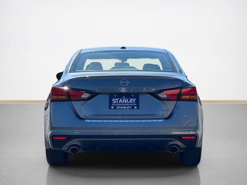 Used 2023 Nissan Altima 2.5 SV w/ SV Premium Package AWD/4WD image 7