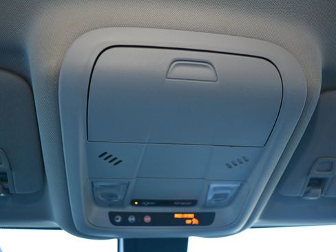 Used 2020 Chevrolet Equinox LT image 25