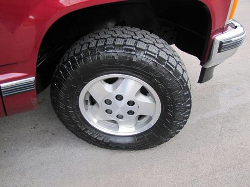 Used 1993 Chevrolet Silverado 1500 4x4 Regular Cab image 31