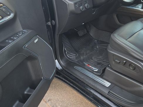 Used 2024 Chevrolet Silverado 1500 LT Trail Boss w/ LT Trail Boss Premium Package AWD/4WD image 11