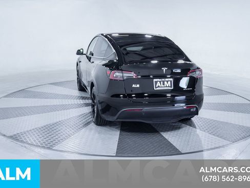 Used 2024 Tesla Model Y Long Range AWD/4WD image 7