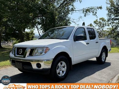 Used 2011 Nissan Frontier SV AWD/4WD image 1