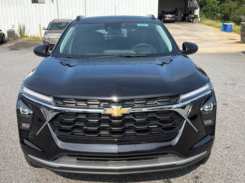 New 2026 Chevrolet Trax LT w/ Driver Confidence Package FWD image 2