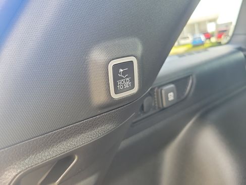Used 2025 Jeep Grand Cherokee Limited RWD image 8