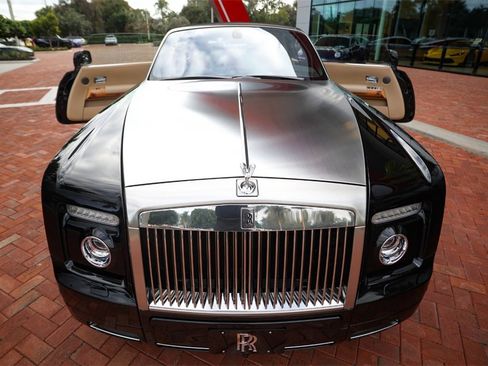 Used 2010 Rolls-Royce Phantom Drophead Coupe image 27