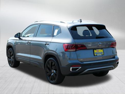 Certified 2023 Volkswagen Taos SE w/ Panoramic Sunroof Package AWD/4WD image 5