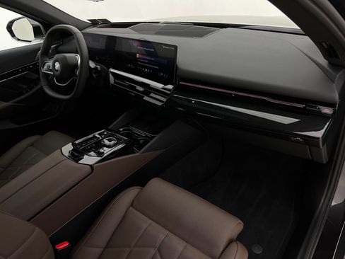 Certified 2026 BMW 530i xDrive w/ Premium Package image 13