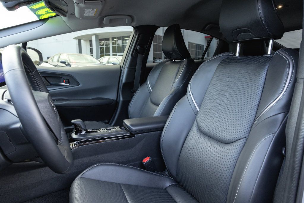 Used 2026 Toyota Prius XLE FWD image 6