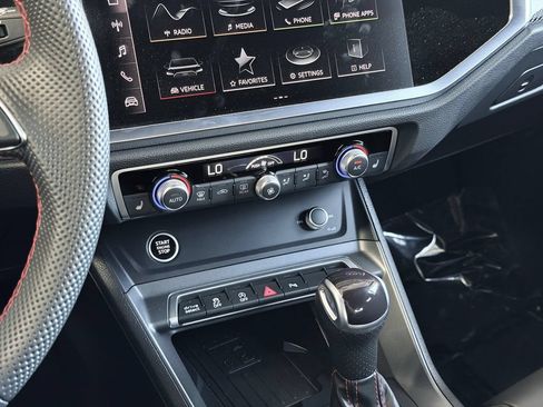 Certified 2025 Audi Q3 2.0T Premium Plus w/ Premium Plus Package AWD/4WD image 19