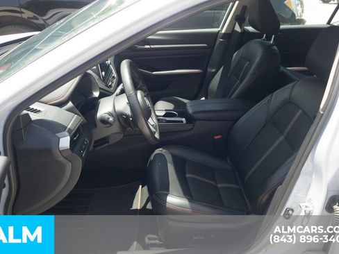 Used 2024 Nissan Altima 2.5 SR FWD image 6