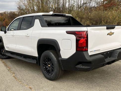 New 2024 Chevrolet Silverado EV W/T image 5