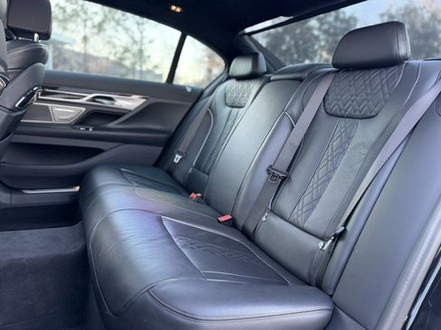 Used 2021 BMW 740i w/ M Sport Package image 15