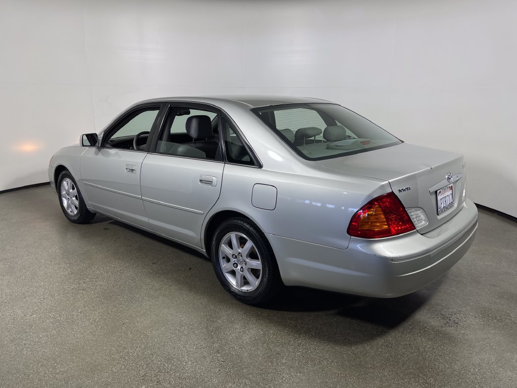Used 2001 Toyota Avalon XLS w/ Option Pkg 6 FWD image 5