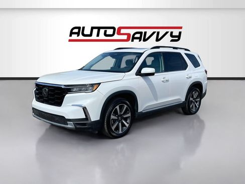 Used 2024 Honda Pilot Touring image 3