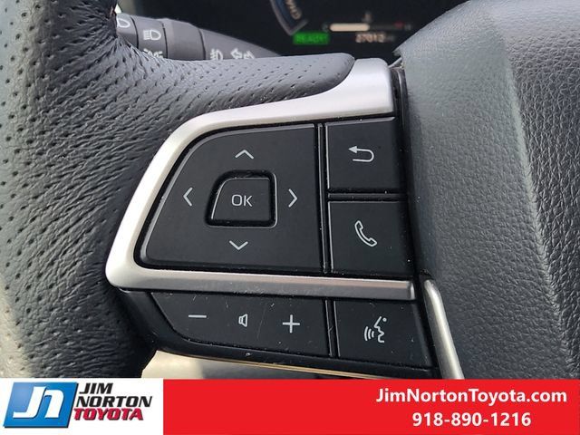 Used 2025 Toyota Sienna Platinum FWD image 29