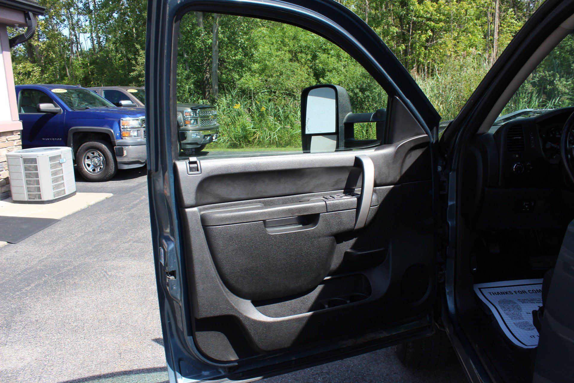 Used 2011 Chevrolet Silverado 2500 LT w/ Interior Plus Package AWD/4WD image 13