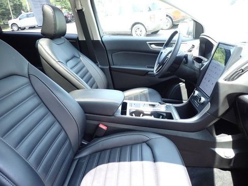 Certified 2023 Ford Edge SEL w/ Convenience Package AWD/4WD image 10