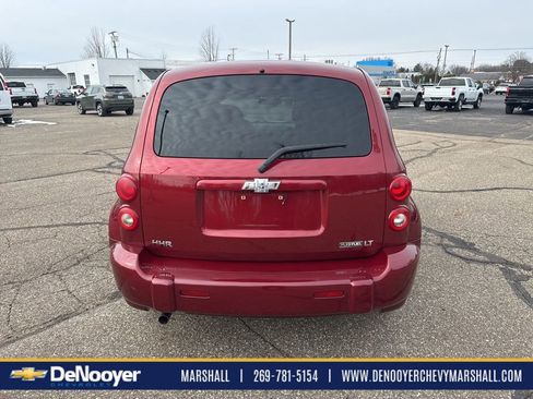 Used 2009 Chevrolet HHR LT image 4
