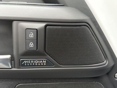 New 2026 Land Rover Defender 110 X-Dynamic SE AWD/4WD image 22
