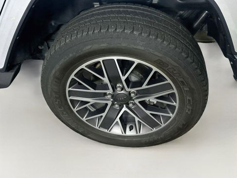 Used 2023 Jeep Wrangler Unlimited Sahara AWD/4WD image 11