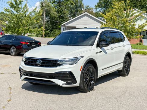 Used 2022 Volkswagen Tiguan SE R-Line AWD/4WD image 5