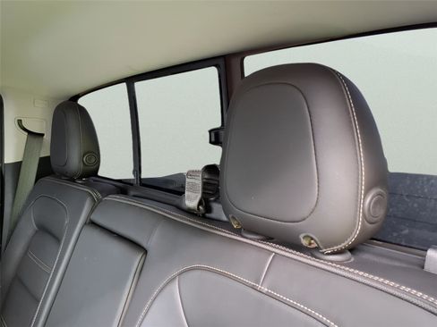 Used 2020 GMC Canyon Denali image 13