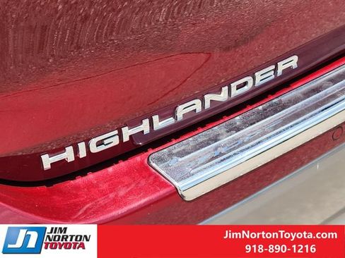 Used 2021 Toyota Highlander Platinum AWD/4WD image 13