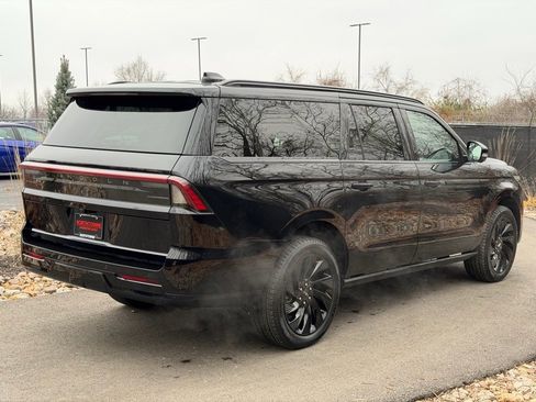 New 2025 Lincoln Navigator L Reserve w/ Jet Appearance Package image 5