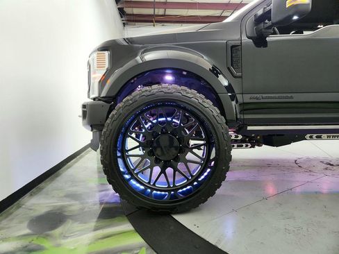 Used 2022 Ford F450 Platinum w/ FX4 Off-Road Package AWD/4WD image 31