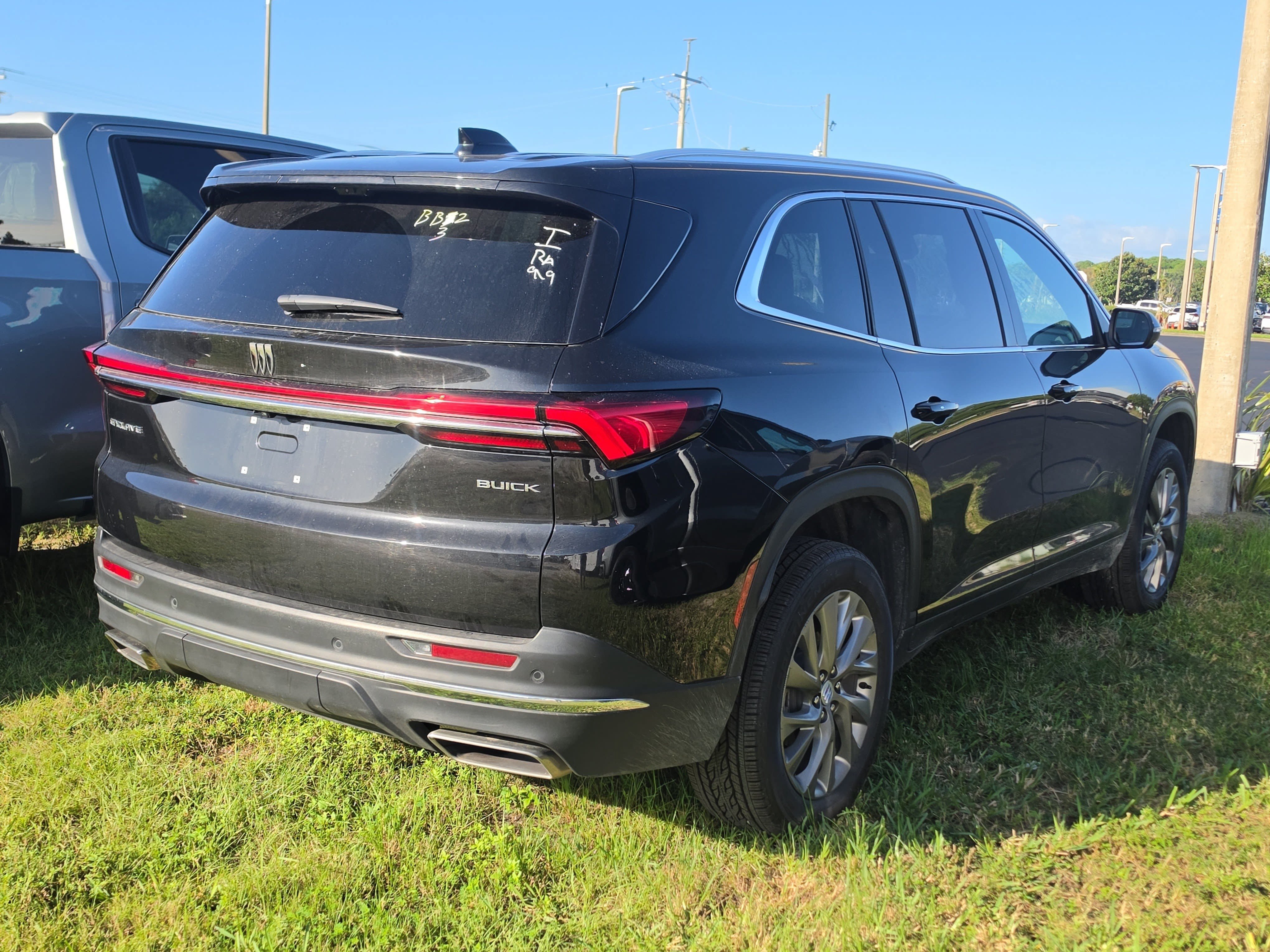 Used 2026 Buick Enclave Preferred w/ Power Package FWD image 5