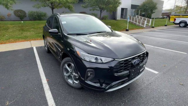 Certified 2023 Ford Escape ST-Line Select w/ Tech Pack #1 AWD/4WD image 8