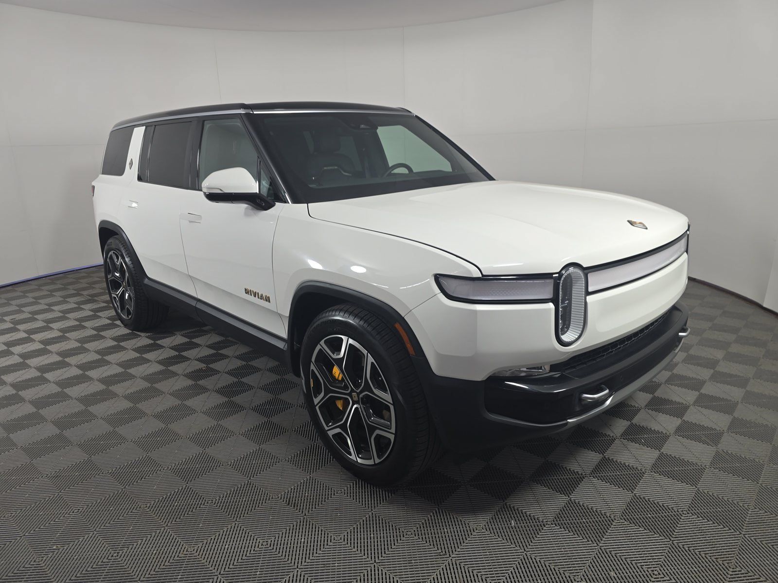 Used 2022 Rivian R1S Launch Edition Quad AWD/4WD image 7