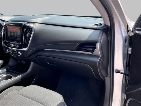 Used 2018 Chevrolet Traverse LT FWD image 14