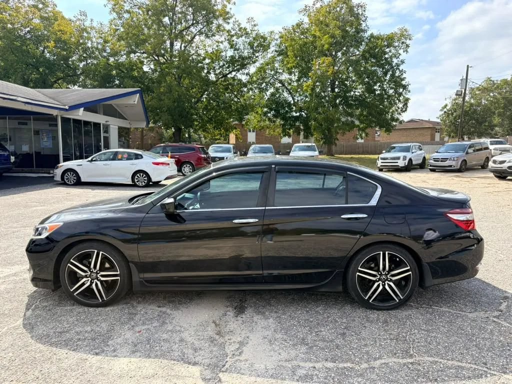 Used 2016 Honda Accord Sport image 3