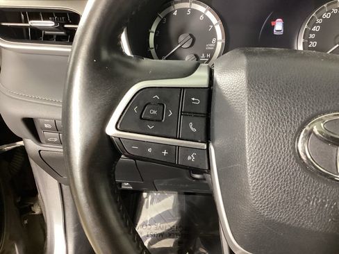 Used 2023 Toyota Highlander XLE AWD/4WD image 14