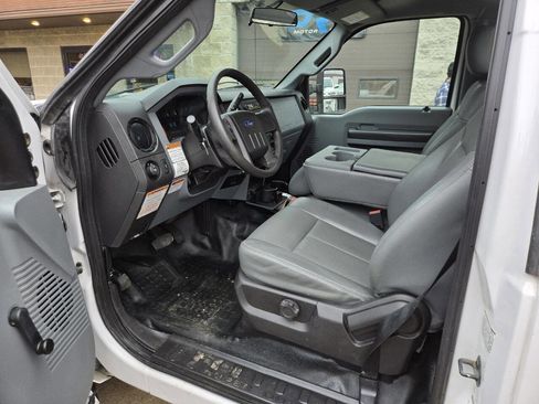Used 2016 Ford F450 XL w/ Snow Plow Prep Package image 9