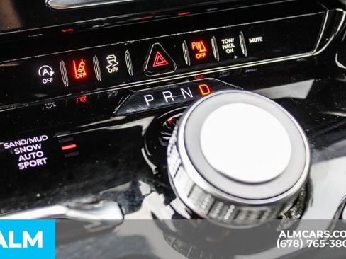 Used 2024 Jeep Wagoneer Series II w/ Flexible Seating Group image 40