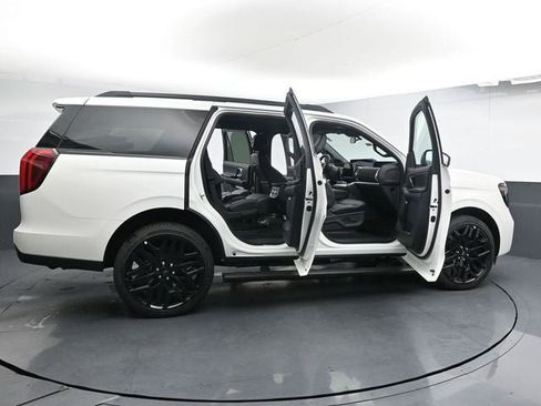 New 2026 Ford Expedition Platinum w/ Stealth Performance Package AWD/4WD image 34